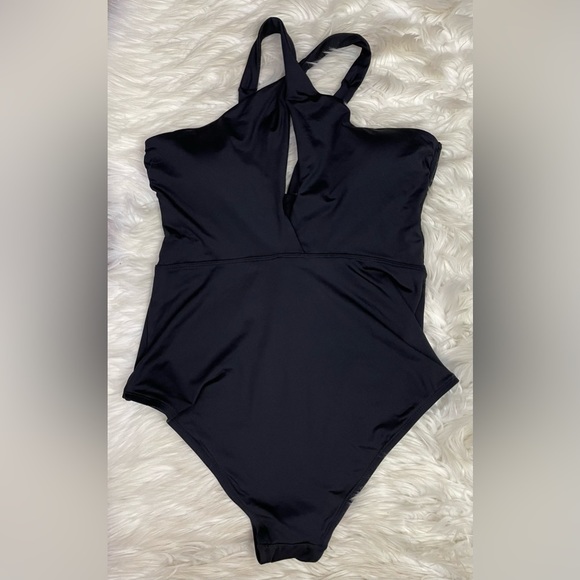 NWT Becca One Piece Keyhole Front Halter Neck Swimsuit Bathing Suit Black Size L - Picture 1 of 4